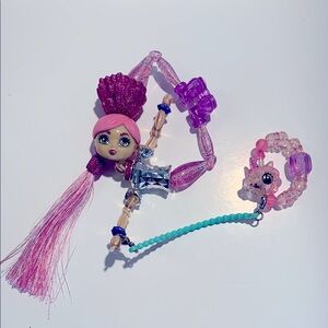 Twisty Girlz, Glitzy Bitsy Doll to Collectible Bracelet with Mystery Twisty Petz